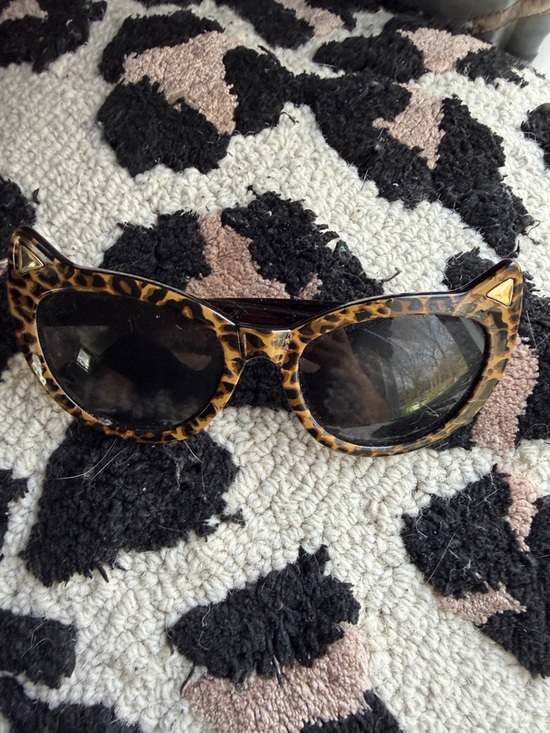 Betsey Johnson vintage retired Leopard Cat-Eye Sunglasses -  Animal Print
